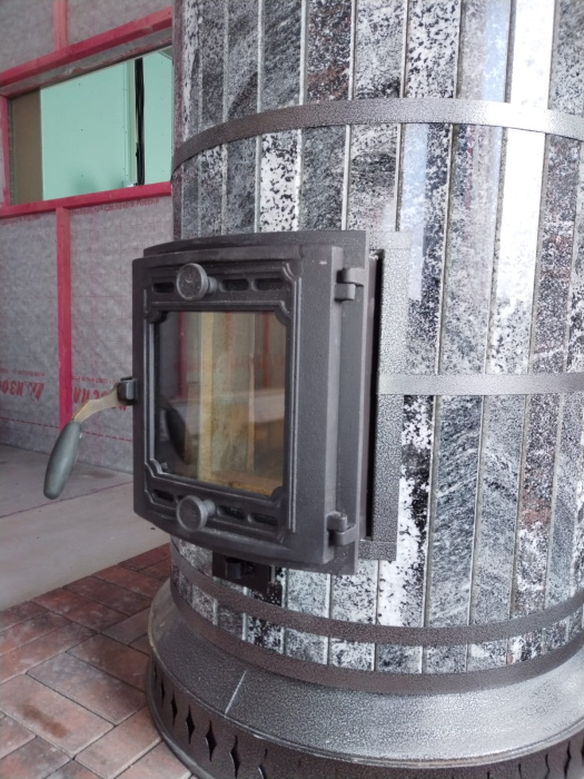 Печь отопительная "СУДАРЫНЯ" в змеевике