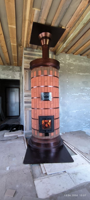 Печь отопительная "СУДАРЫНЯ" в кирпичной облицовке Керма