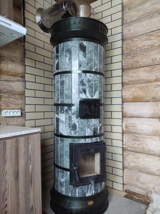 Печь отопительная "ЛАДУШКА" в змеевике