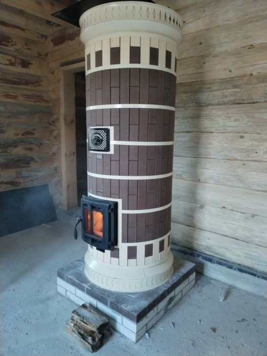 Печь отопительная "СУДАРЫНЯ" в кирпичной облицовке Керма-Лето