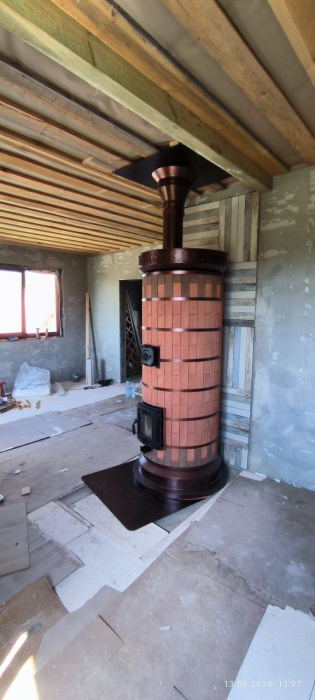 Печь отопительная "СУДАРЫНЯ" в кирпичной облицовке Керма