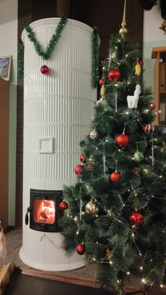 Печь отопительная "СУДАРЫНЯ" в изразце