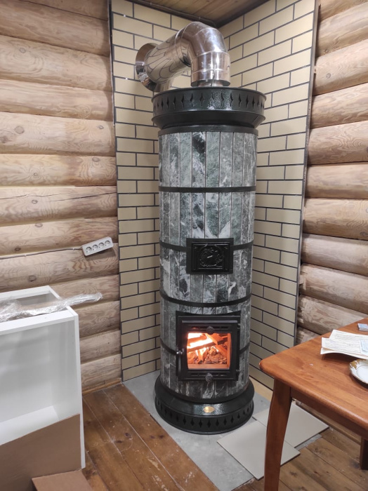 Печь отопительная "ЛАДУШКА" в змеевике