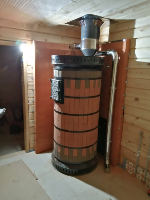 Печь банная «РУССКАЯ БАНЯ» С ЗАКРЫТОЙ КАМЕНКОЙ в кирпичной облицовке