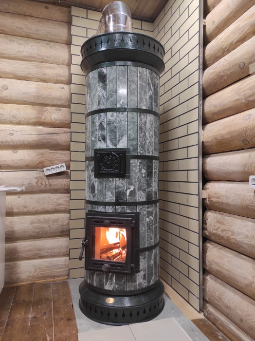 Печь отопительная "ЛАДУШКА" в змеевике